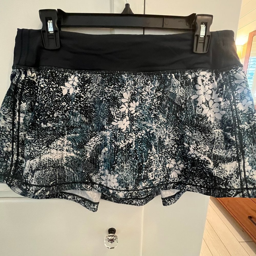 Lululemon Pace Rival Skirt - rare print - Size 8